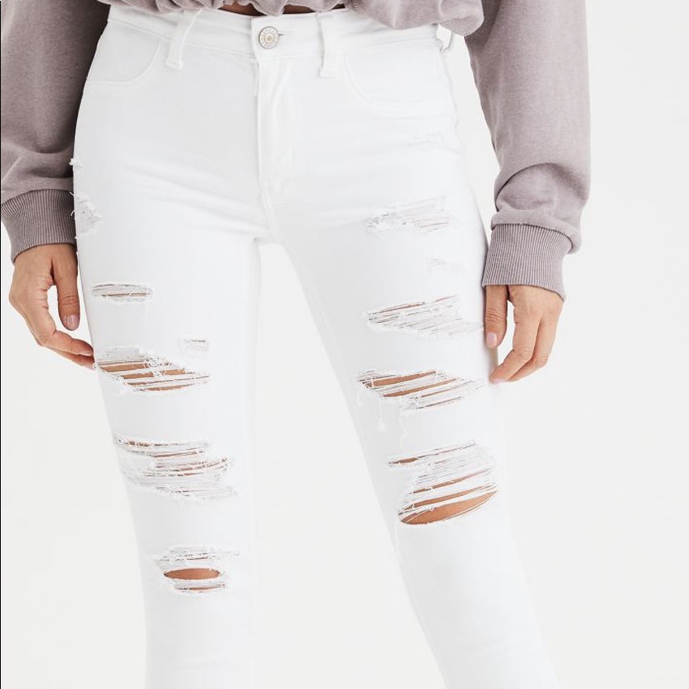 *NWT* White AE Ripped Jegging